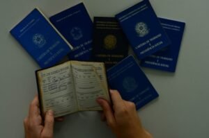 Confira as vagas de emprego disponíveis na região