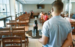 Redução da escala 6x1 pode eliminar até 1,2 milhão de empregos no país