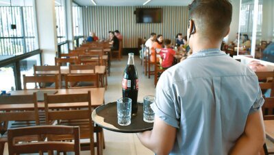 Redução da escala 6x1 pode eliminar até 1,2 milhão de empregos no país