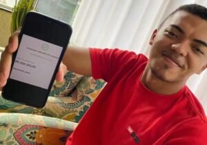 Jovem de São Paulo recebe emprego após devolver Pix de R$ 200 mil