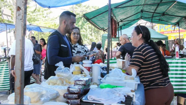 Procon de Barra Mansa leva orientação à população e celebra o Dia do Consumidor com ação na Feira da Vila Nova – Barra Mansa