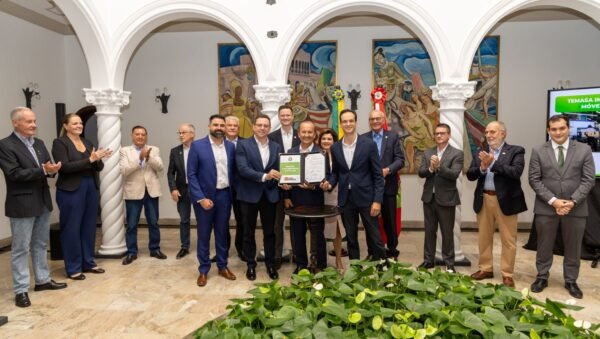 SC atrai investimentos e projeta 8 mil empregos novos