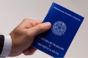 Crescimento do emprego no Brasil entre 2023 e 2025 em foco