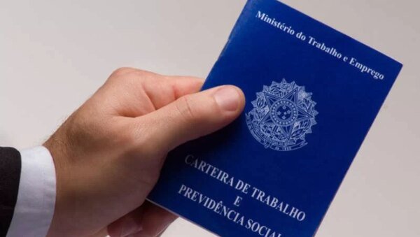 Crescimento do emprego no Brasil entre 2023 e 2025 em foco